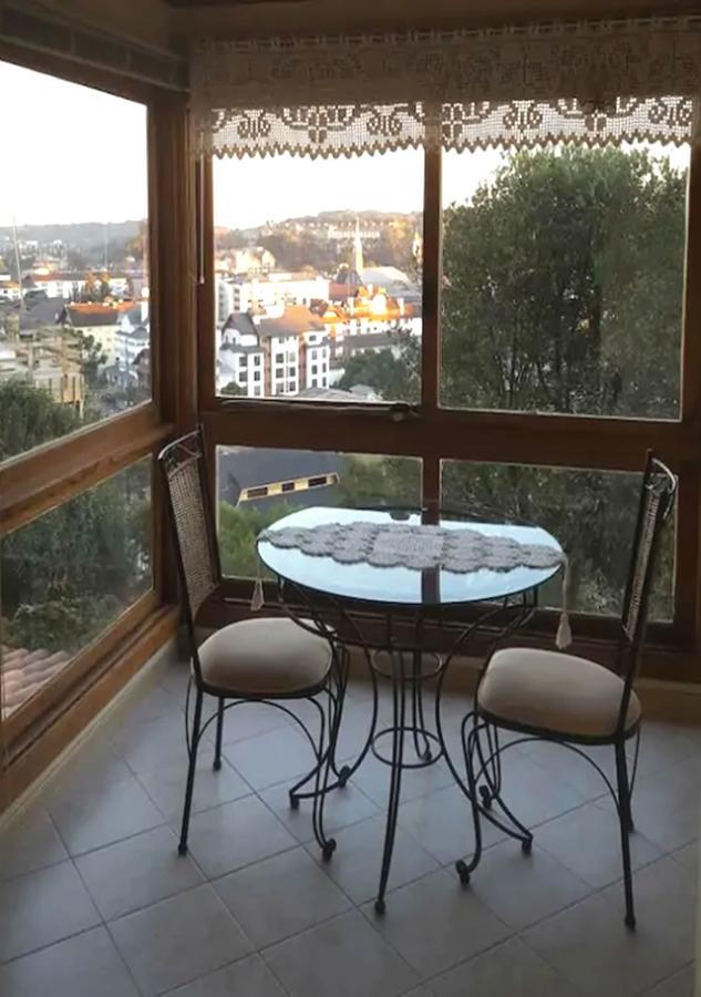 Belo Apartamento E Completo No Centro Com Vista Gramado Exterior foto